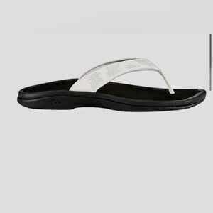 Brand New OluKai Women’s ‘Ohana Sandals Flip Flops Size 6, 9, 10 & 11 Retail $79